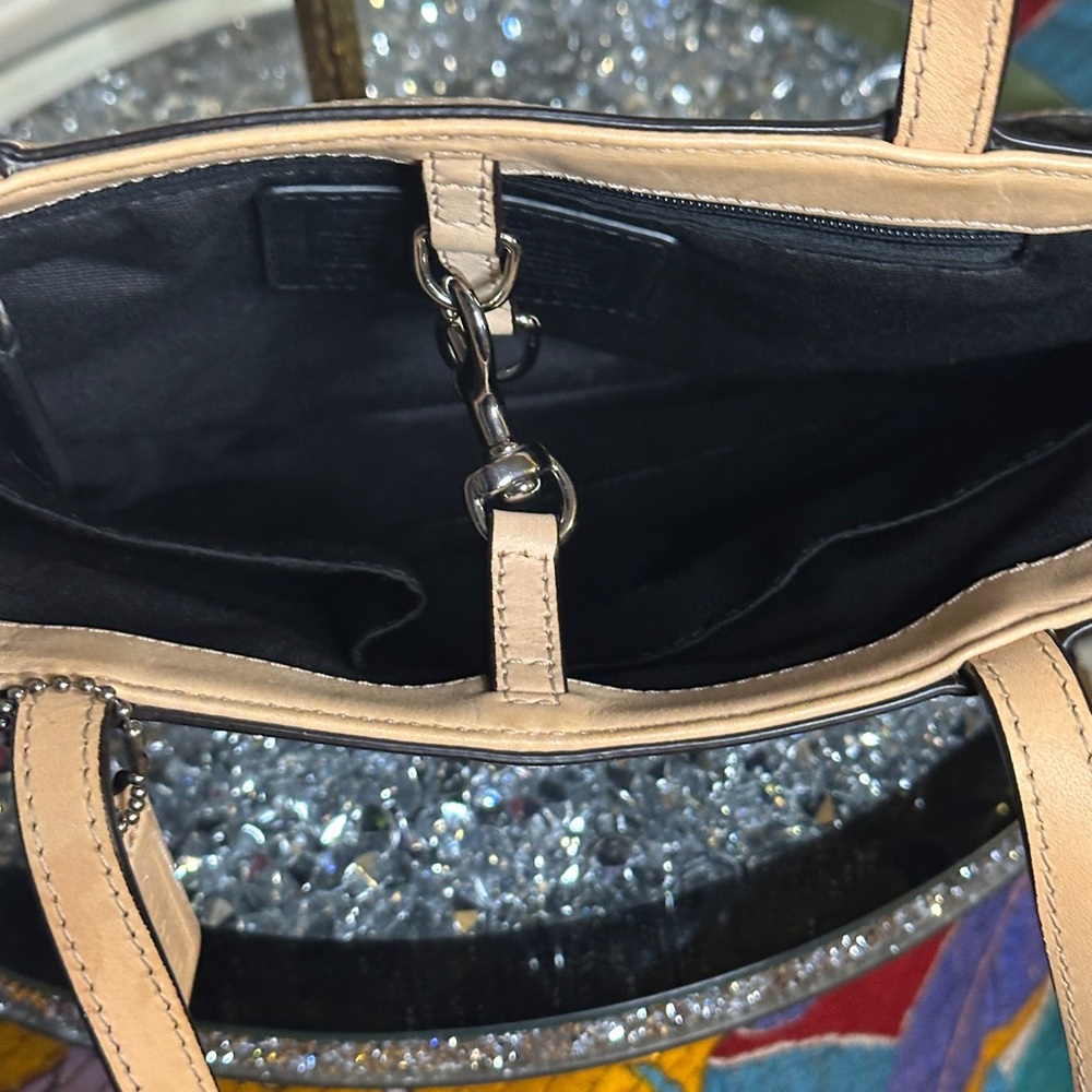 EUC Coach Peyton Embossed Patent Leather Small Tote. - Picture 8 of 8